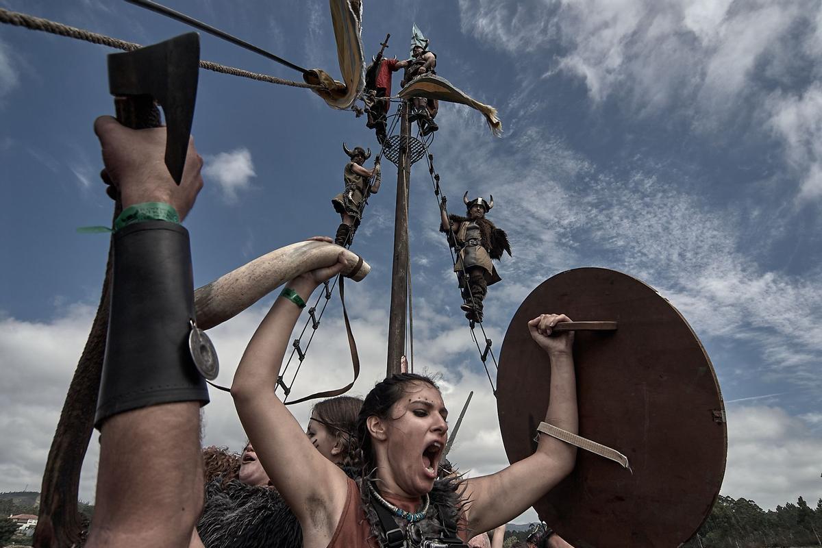 Del libro "La mujer y la mar": Diosas y guerreras en la Romería Vikinga de Catoira.