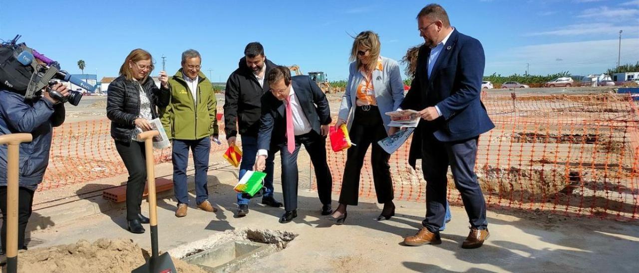 Colocación de la primera piedra para las obras de reconstrucción de &#039;El Escobar&#039;.