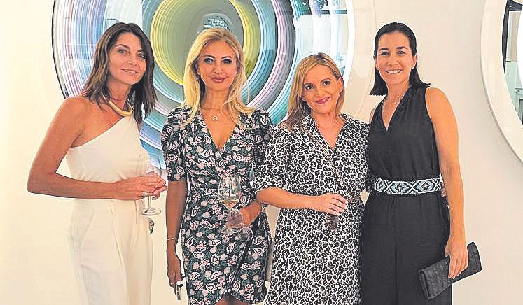 Paulina Rodova, Marjan Firouz, Oana Ciolpan y Mariana Chacón.