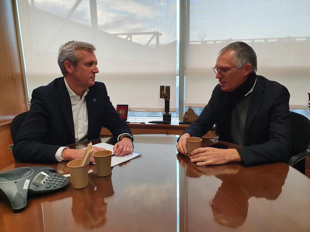 Alfonso Rueda reunido ayer con Carlos Tavares.