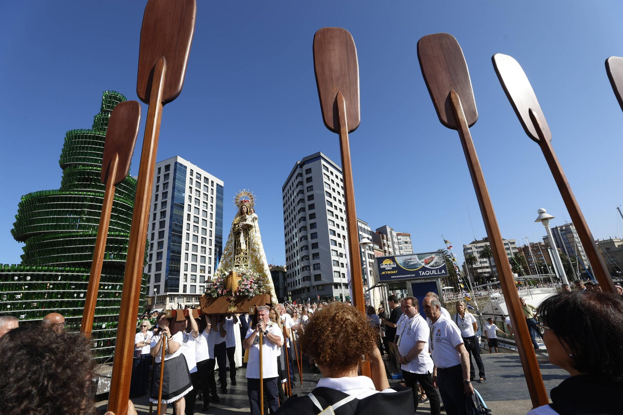 En imágenes: así fue la procesión marinera del Carmen en Gijón