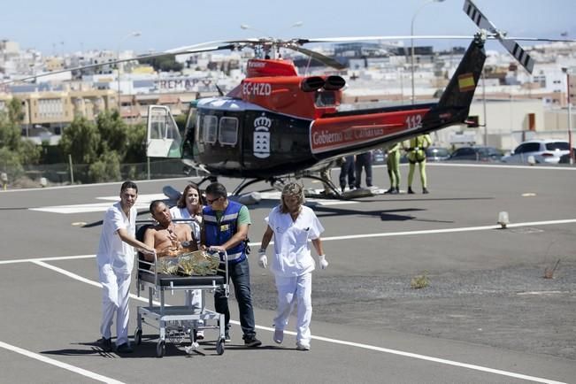 ARCHIVO: FUERTEVENTURA - El GES rescata a Álvaro Vizcaíno Albertos tras caerse en una zona de acantilado - 09-09-14