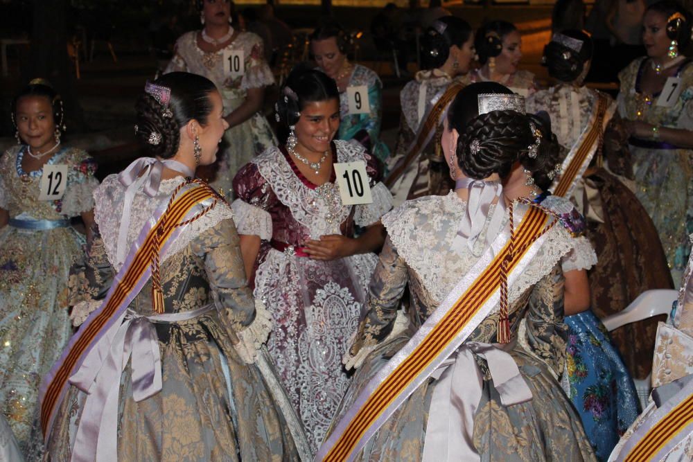 El ritual de la visita de la fallera mayor y la corte a las candidatas