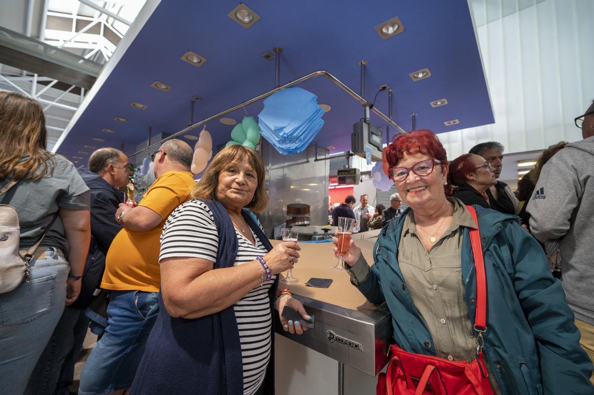 Primer tardeo en el Mercat Sagarra de Santa Coloma de Gramanet. Los organizadores confirman que habrá segunda edición. Ya están evaluando cuándo será la siguiente fecha.