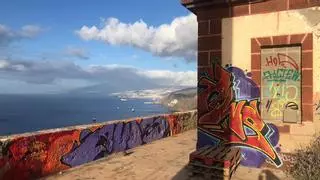 "Las pintadas en el Semáforo de Igueste de San Andrés no es arte urbano; son una gamberrada"