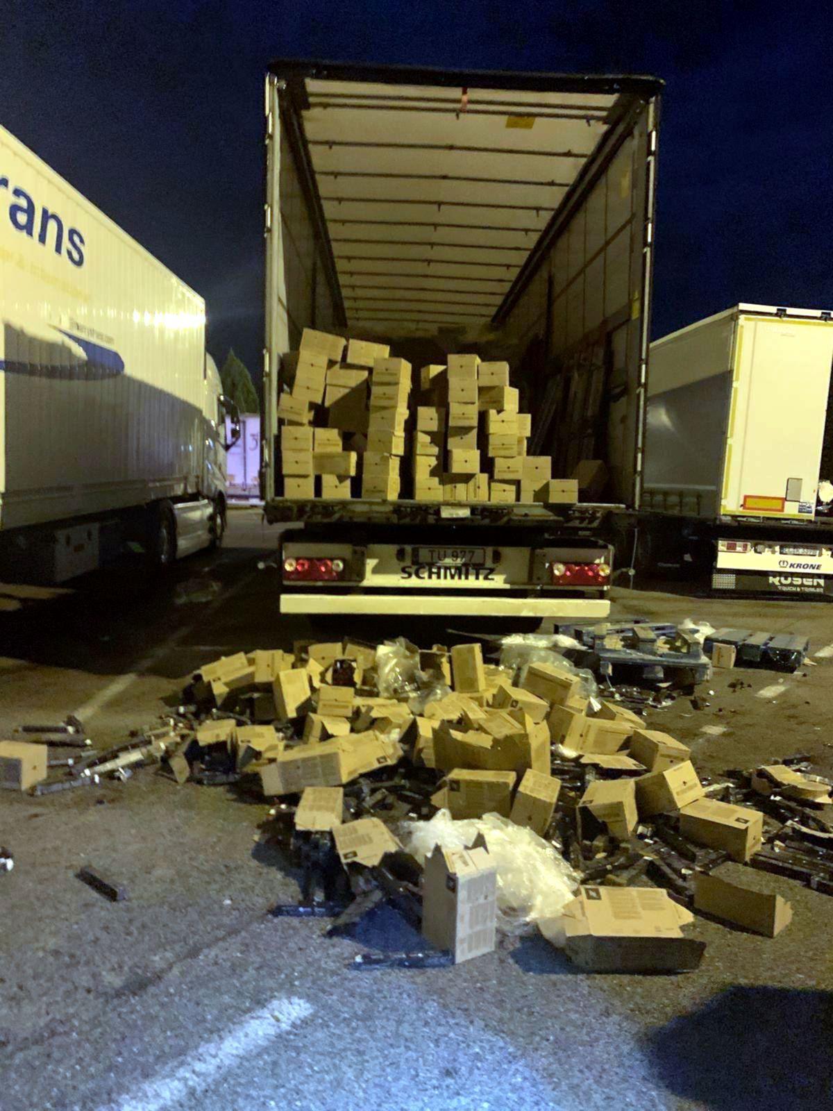 Imatge del camió que hauria intentat robar el detingut.