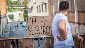 Suspès el desallotjament d’una quarantena de persones en unes naus ocupades de l’Hospitalet