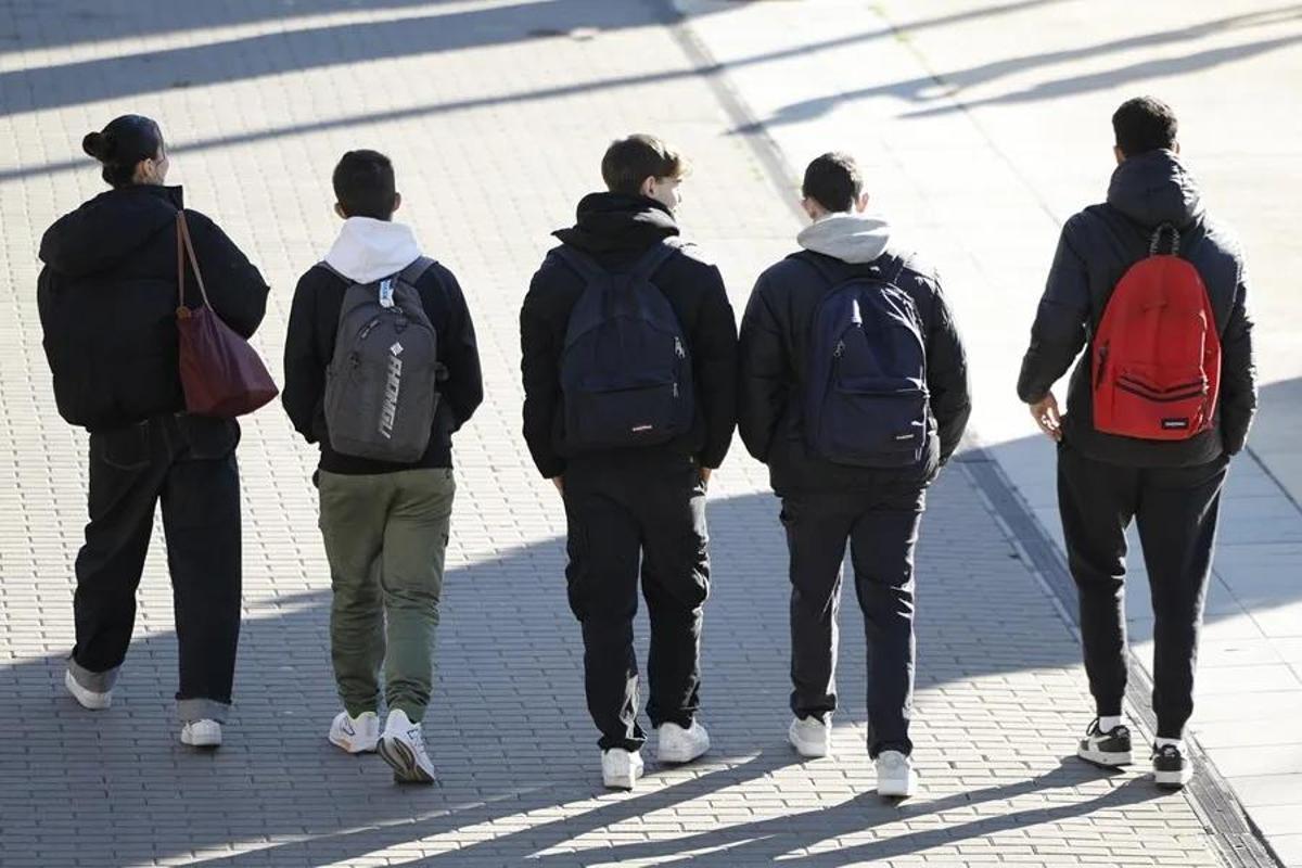 Imagen de archivo de unos estudiantes.