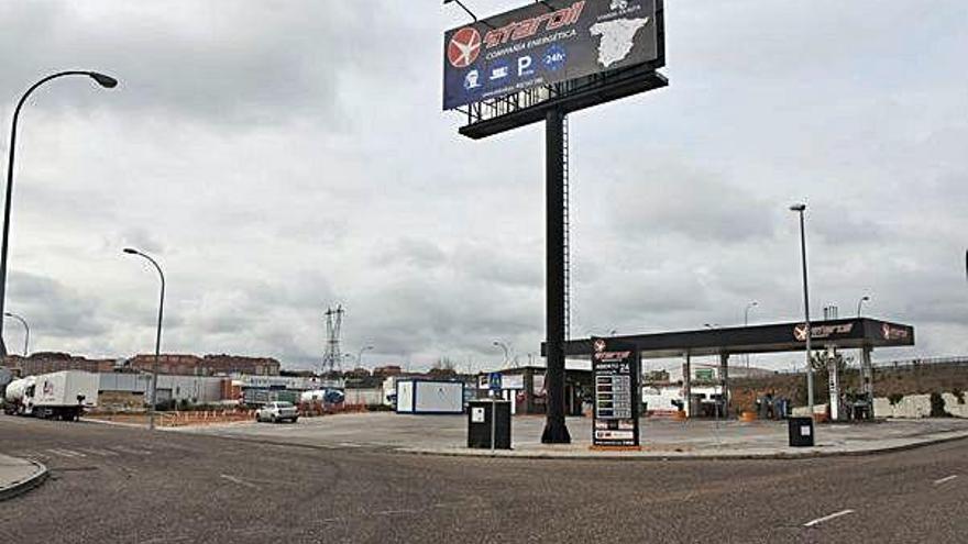 Estación de servicio en la que se instalará los cargadores eléctricos Tesla.