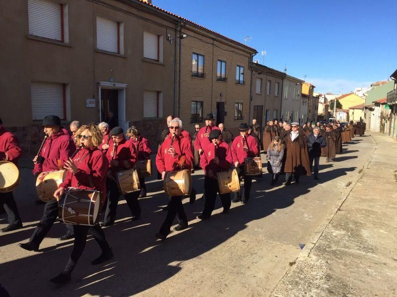 Exaltación de la capa parda en Carbajales de Alba