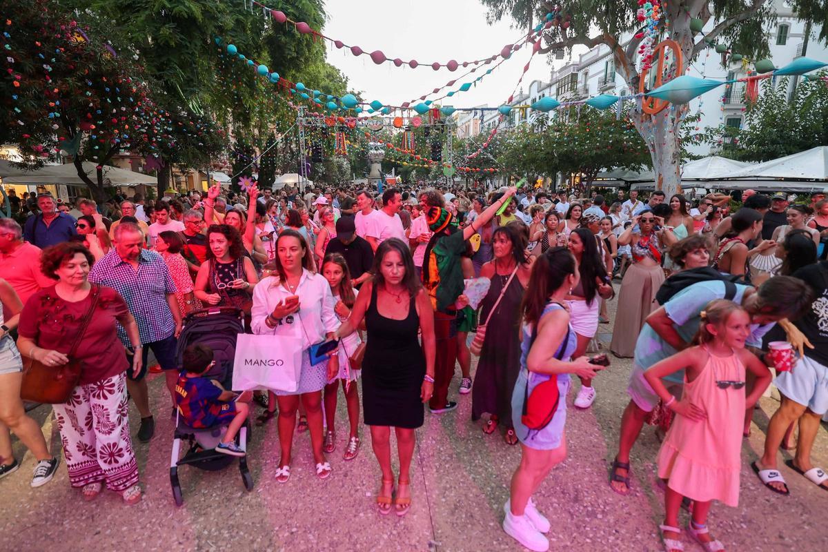 Todas las imágenes de la celebración del Flower Power de las Festes de la Terra