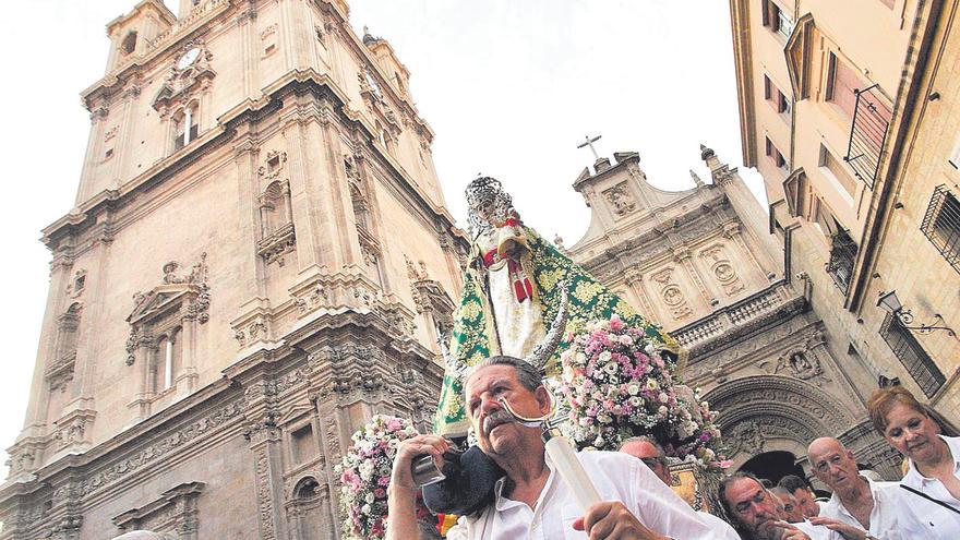 La Fuensanta regresa a su santuario en el día grande de la Romería