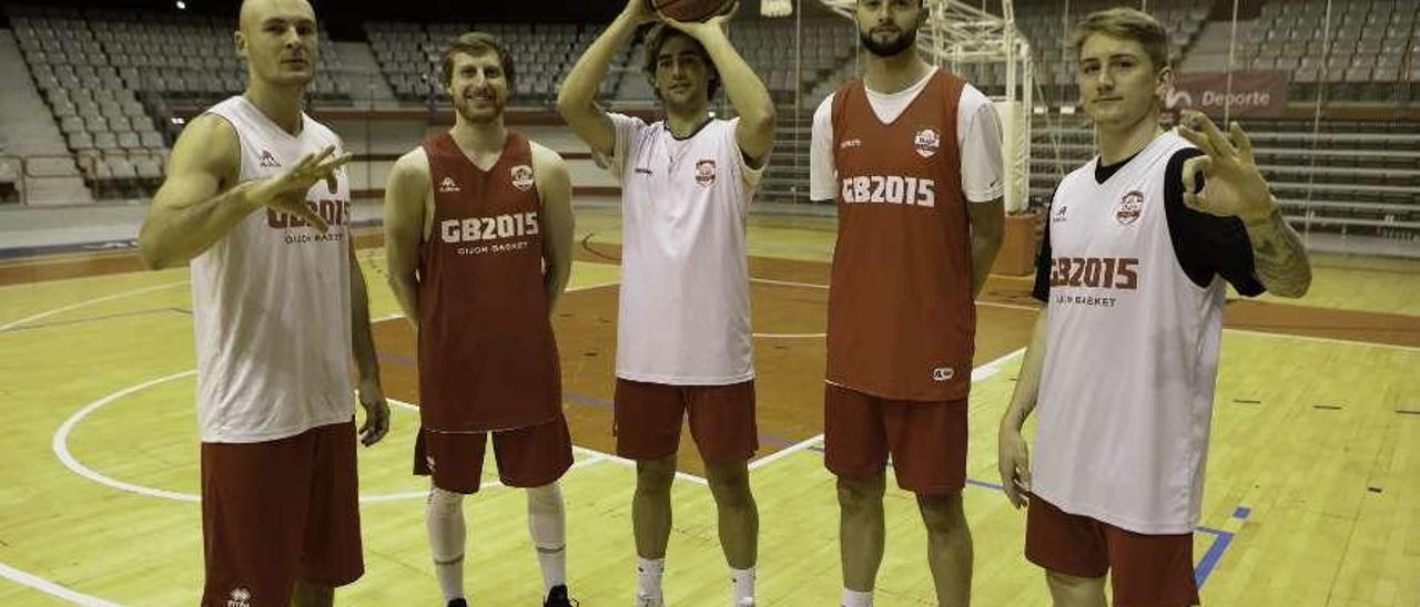 Dyachenko, Pablo Bretón, Carlos Suárez, Llano y Kenny Hatch, en el Palacio de Deportes.
