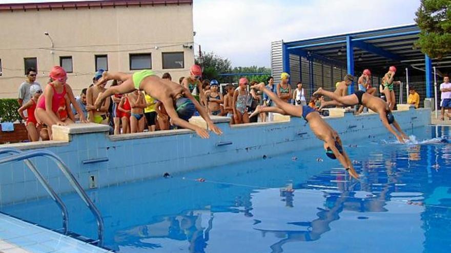 Prova del triatló popular del CN Castellet, una organització arrelada