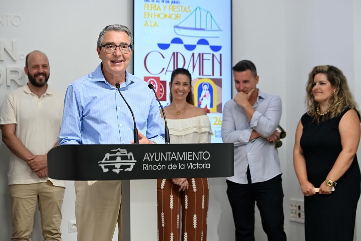 El alcalde de Rincón, Francisco Salado, presenta las actuaciones de la feria.