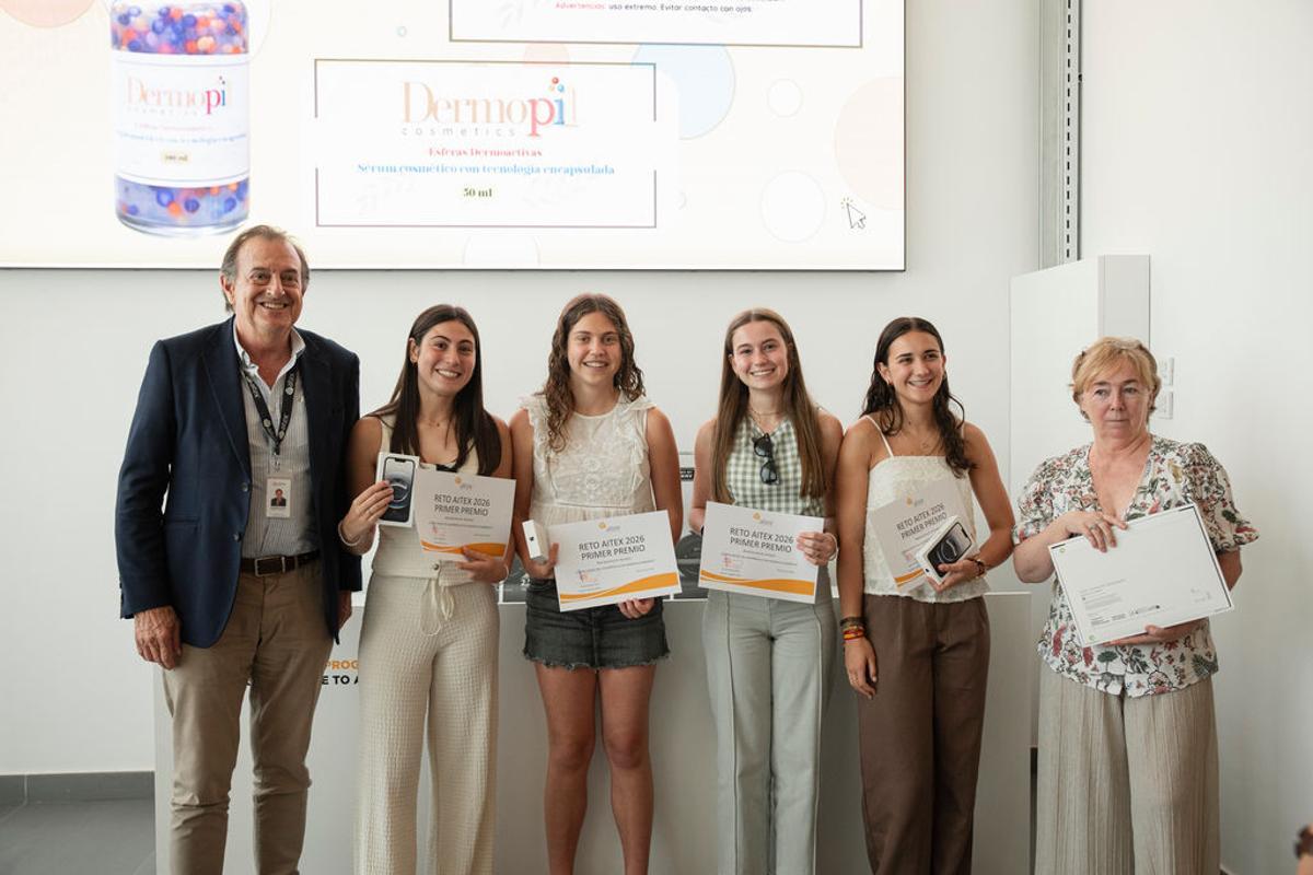 Las alumnas ganadoras.
