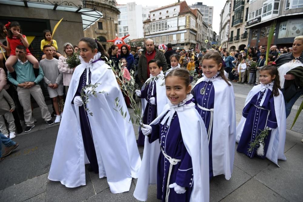 Multitudinaria procesión de "La Burrita" en Pontevedra. // G. Santos