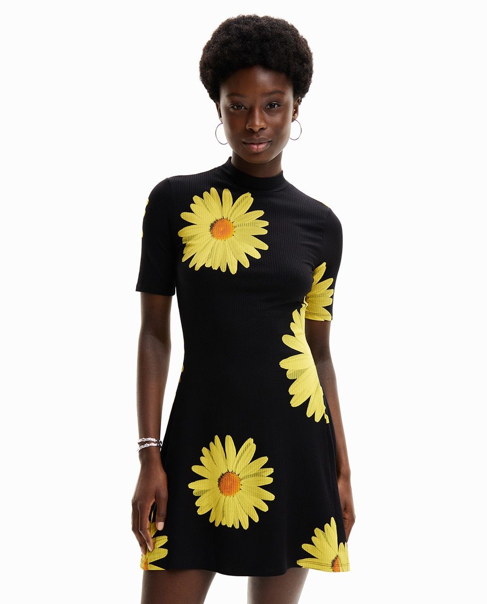 10 vestidos de Desigual rebajados en El Corte Ingles que las mujeres mas atrevidas van a querer sumar al armario este verano Woman