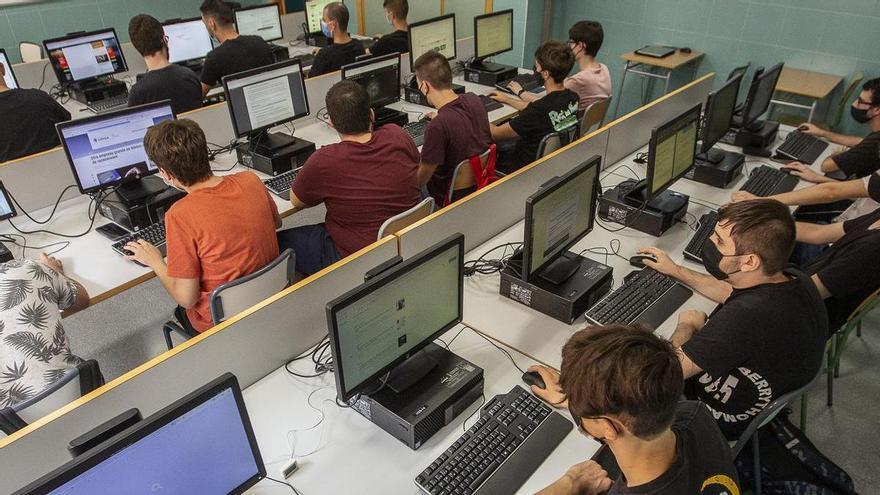 La FP de Informática vuelve a crecer el próximo curso pese a que no hay especialistas para dar clase