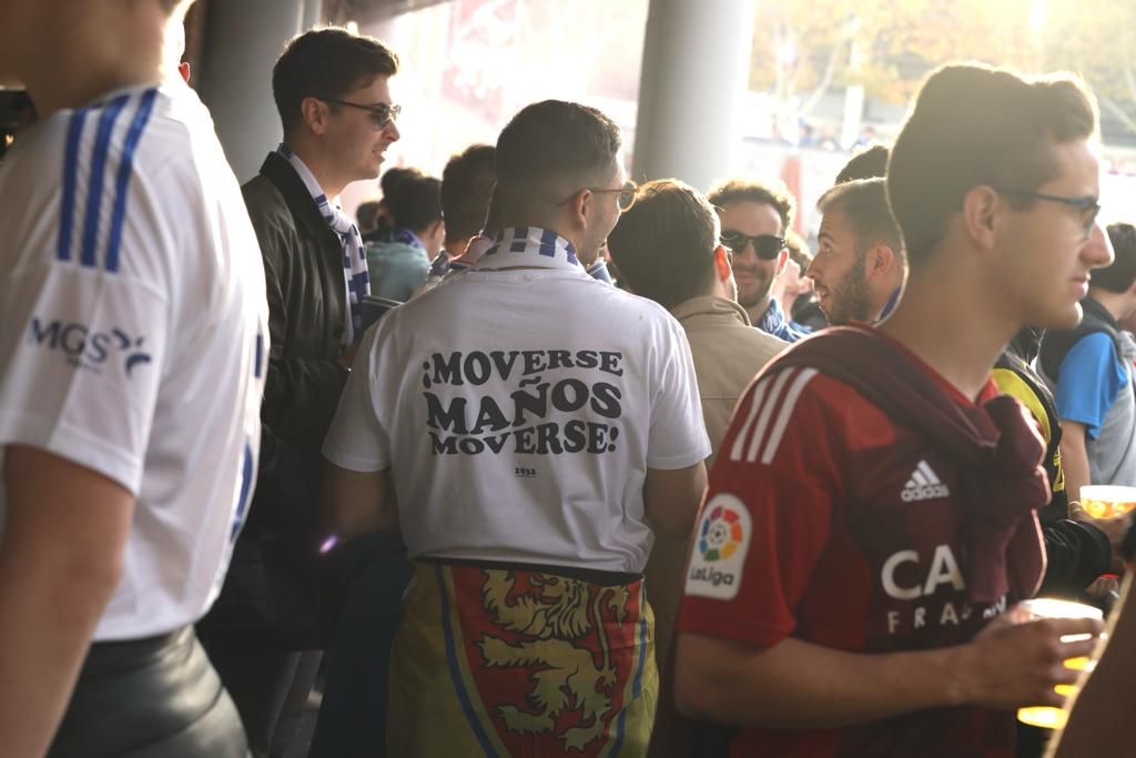 En imágenes | Este es el ambientazo a las puertas de La Romareda por el Real Zaragoza - Huesca