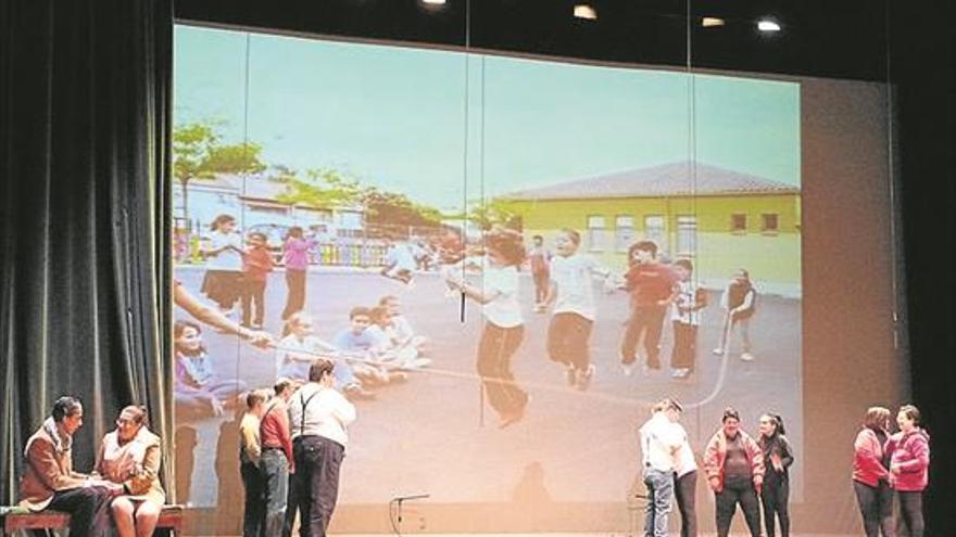 EL TALLER DE TEATRO DE aprosub estrena en el coliseo la obra «pañuelos»