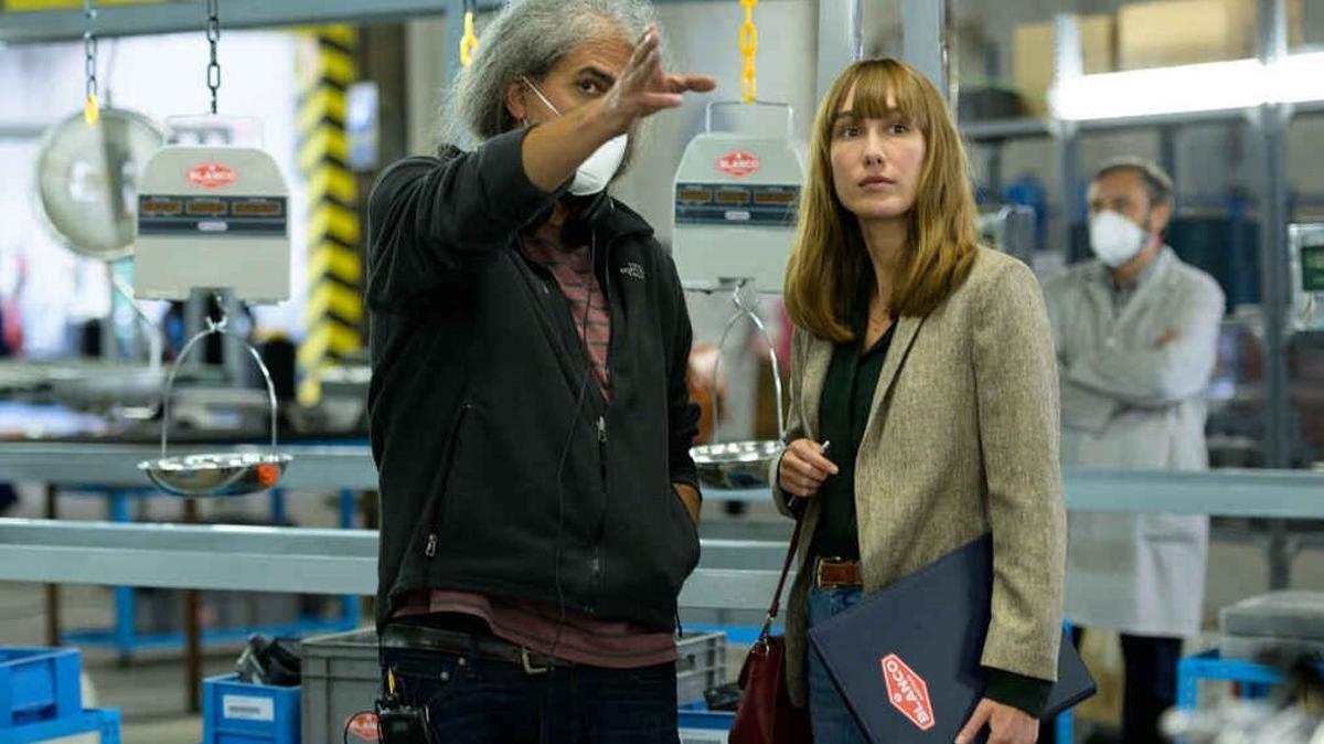 Almudena Amor, con Fernando León de Aranoa en el rodaje de 'El buen patrón'