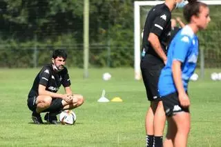 El Deportivo aparta al entrenador del equipo femenino e investiga su conducta