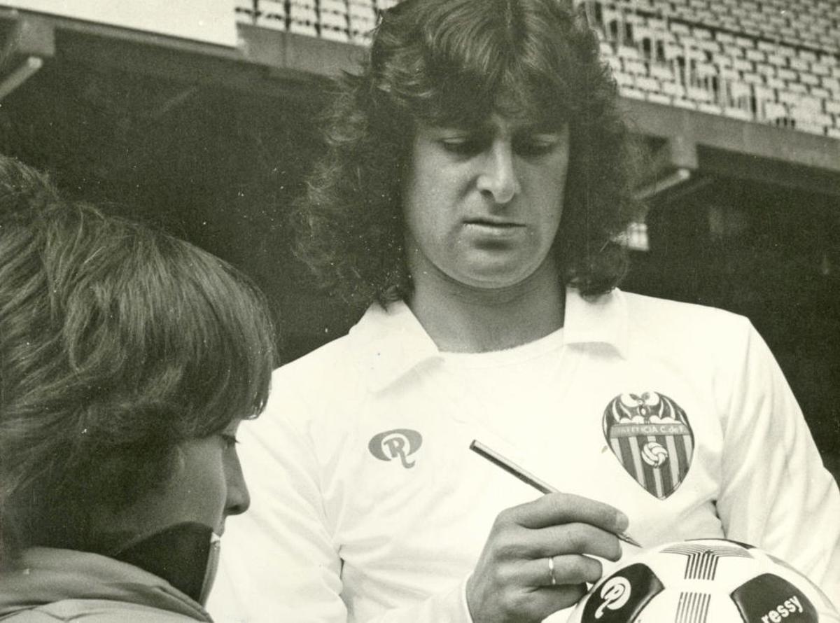 40 años de amor a Kempes