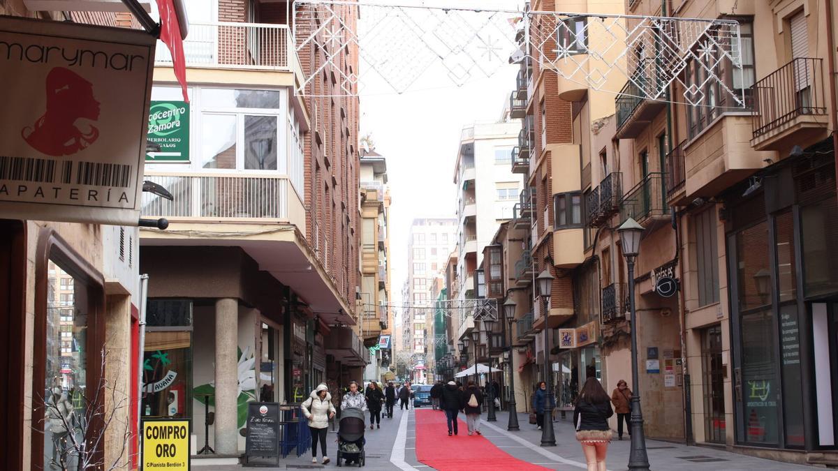 Alfombra roja de la calle San Torcuato.