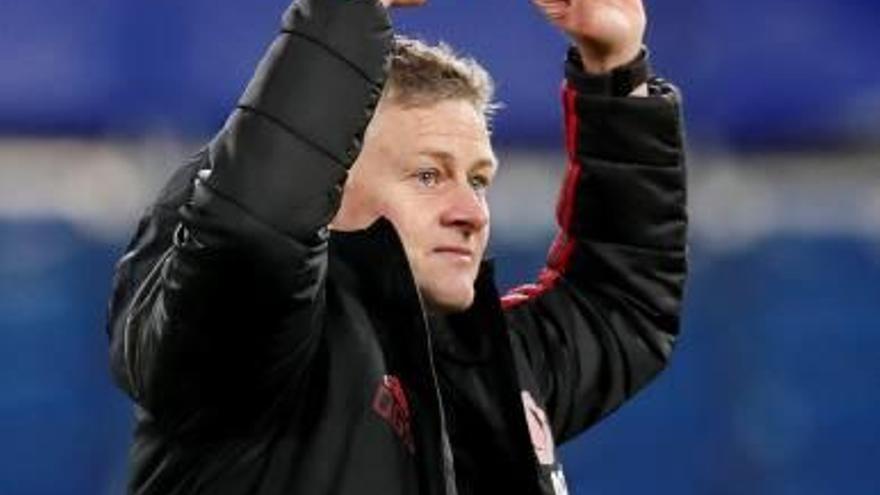 Solskjaer celebra la clasifiación europea de su equipo.