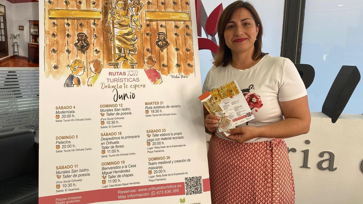 María García, edil de Turismo, en la presentación de las rutas de junio