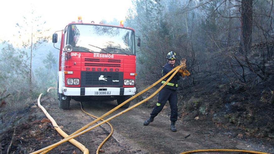 Extinguido un incendio forestal en Ibiza tras quemar 2,2 hectáreas