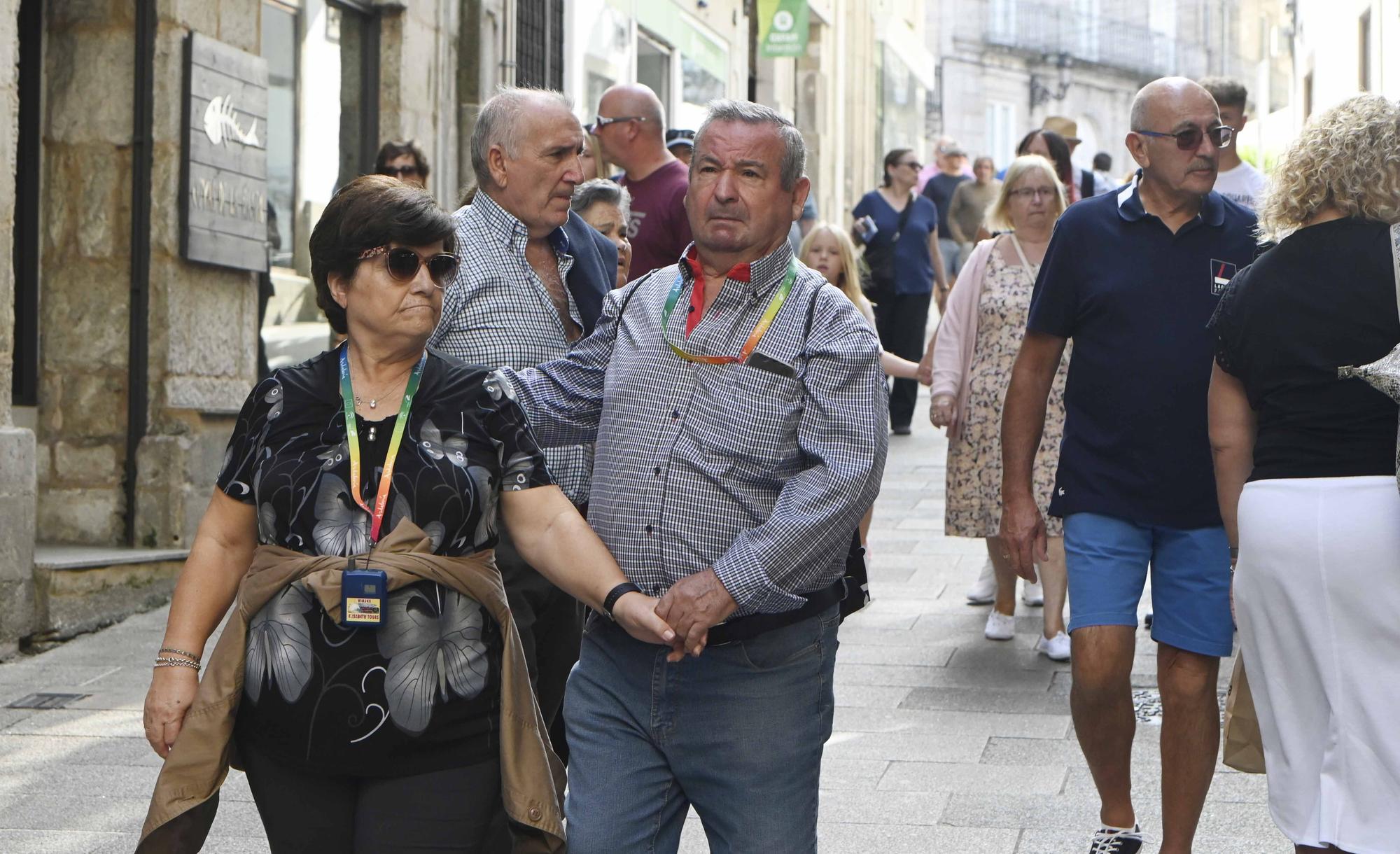 Vigo se llena de turistas con una triple escala de cruceros