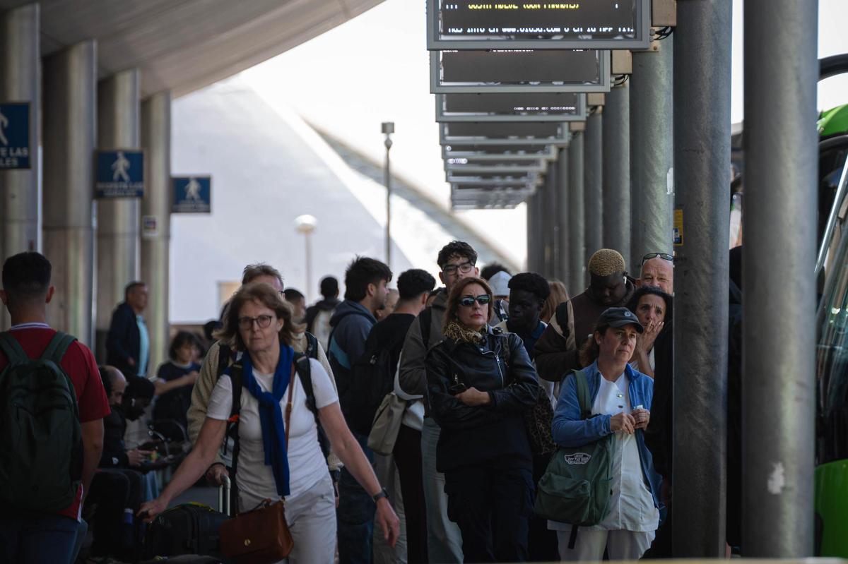 El Intercambiador de Santa Cruz de Tenerife se queda pequeño