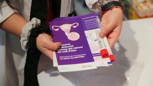 Kit de autodiagnóstico del virus del papiloma humano/cáncer de cuello uterino en las farmacias de El Prat de Llobregat.