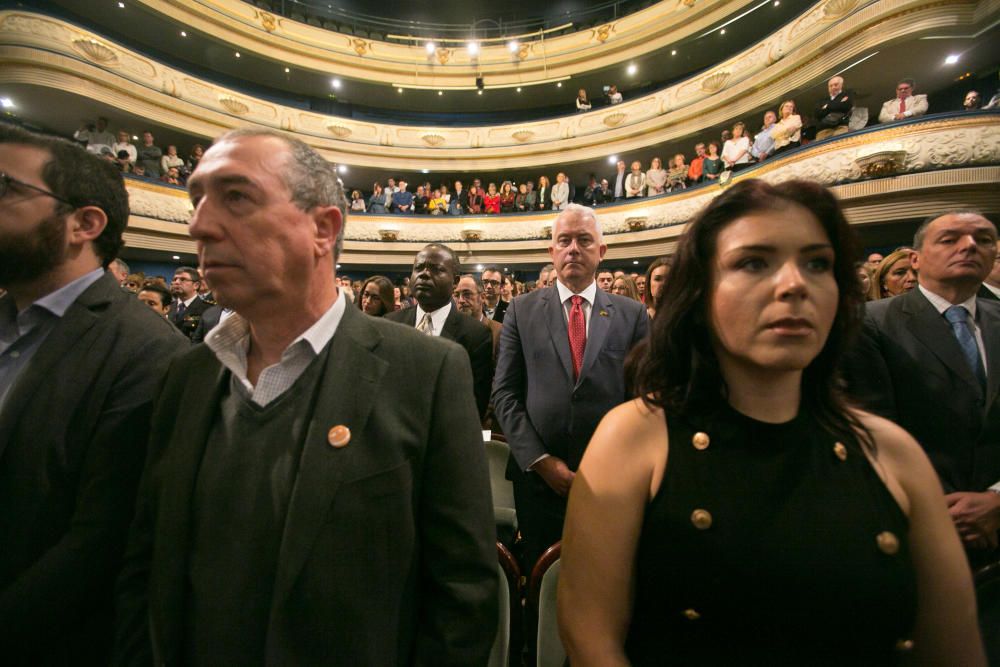 La Generalitat en pleno celebra en Alicante las cuatro décadas de la Carta Magna con un acto institucional en el Teatro Principal que llega en medio de los ataques al modelo territorial y de la alerta ultra.