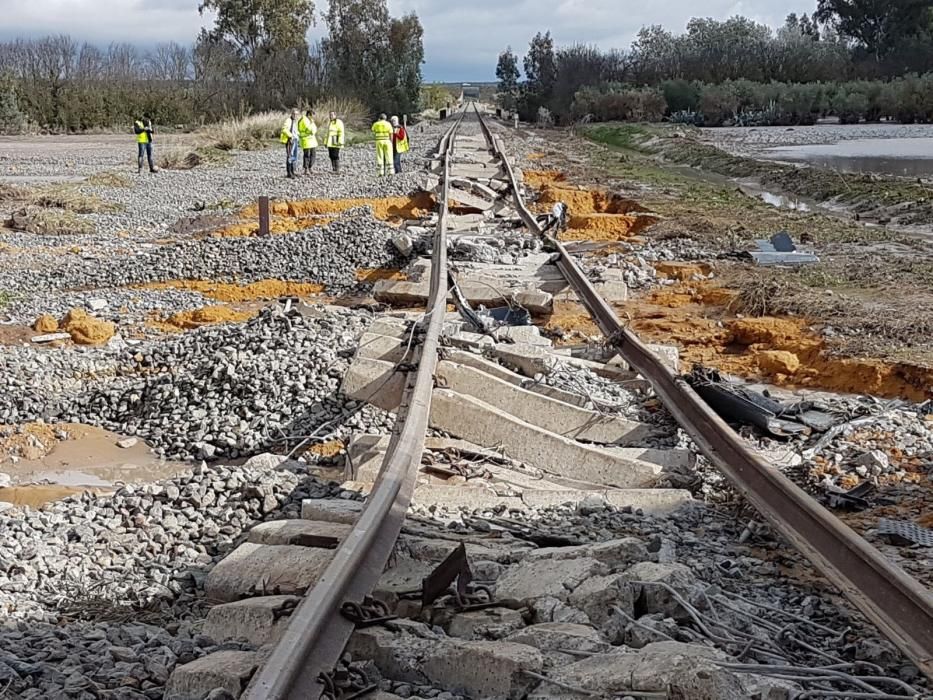 Las imágenes del descarrilamiento de tren en Sevilla