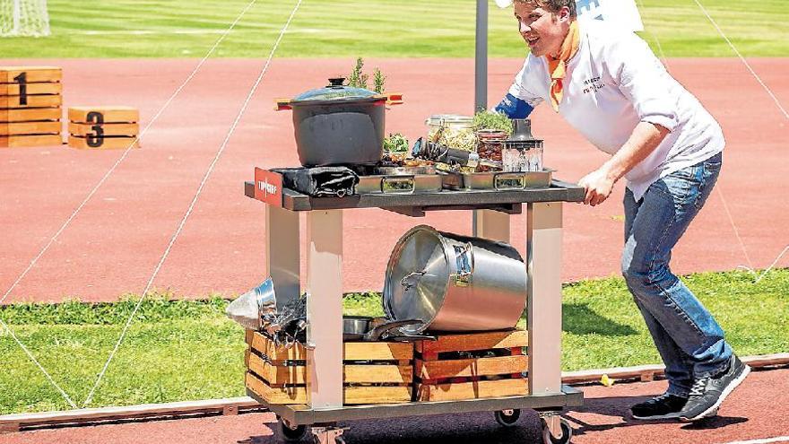 Sportlich ging es beim kochenden Staffellauf zu.