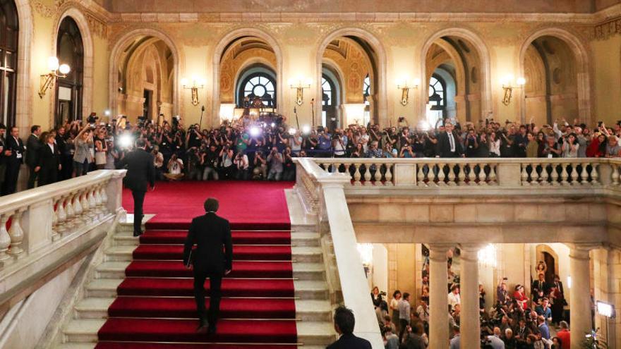 Moment de l&#039;arribada de Carles Puigdemont al Parlament de Catalunya.