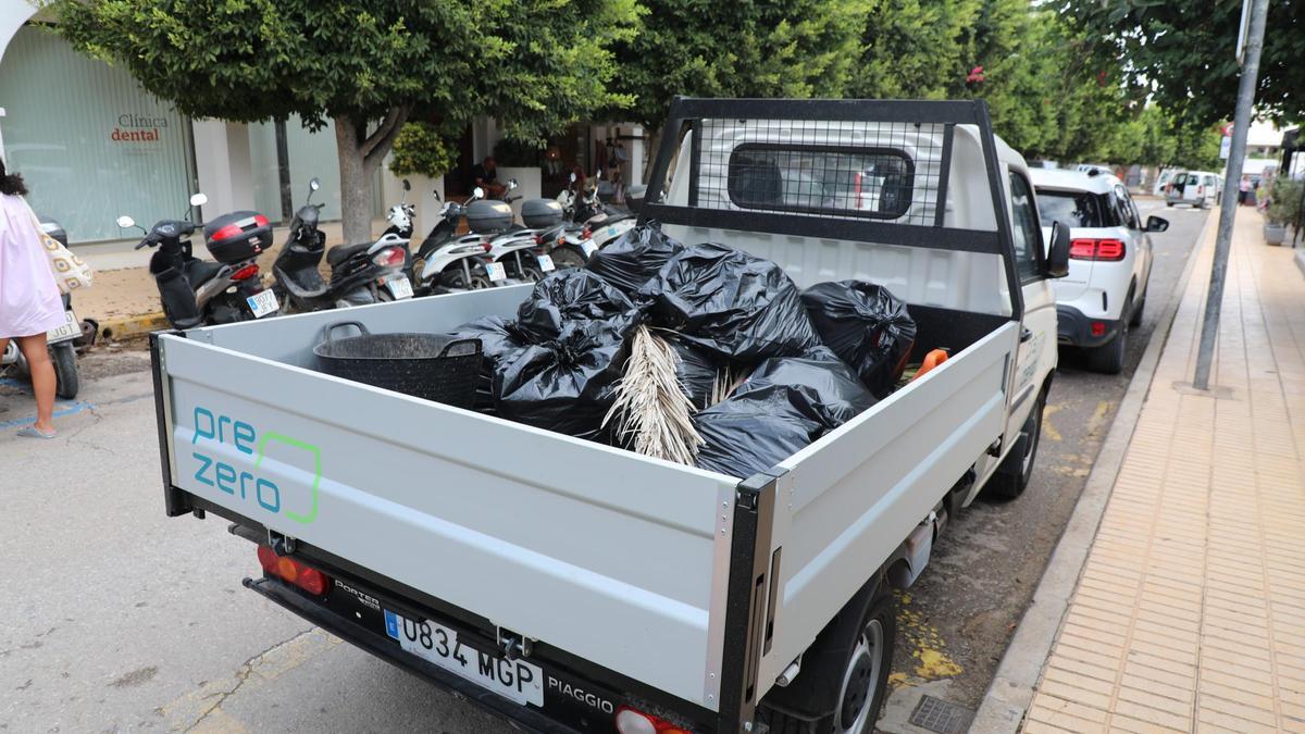 Un vehículo de limpieza de Prezero en Formentera