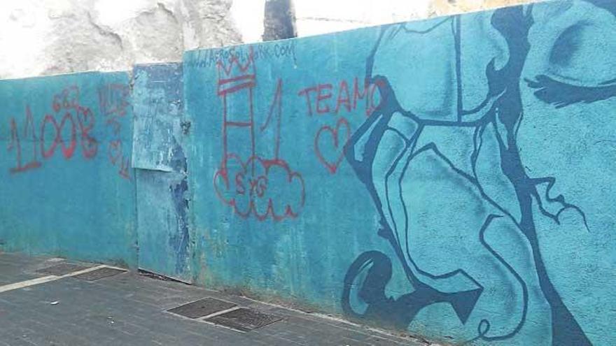 Imagen del grafito boicoteado de la calle Pau.