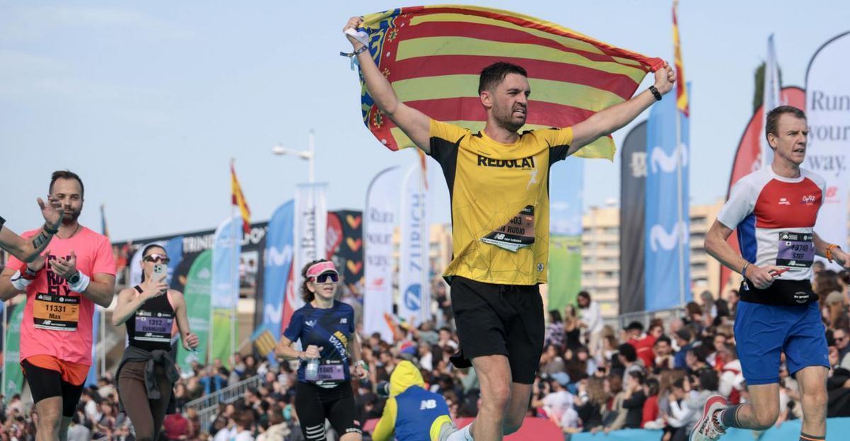 Uno de los corredores de la última edición del Maratón, marcada por la dana .