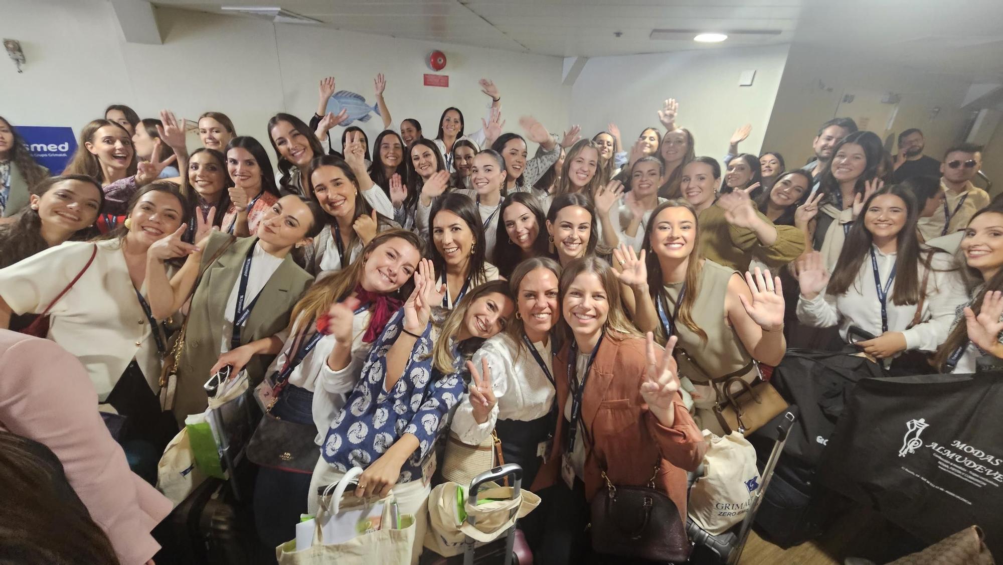 Fin del camino. Las falleras de 2024 y 2025 finalizan la escapada a Ibiza