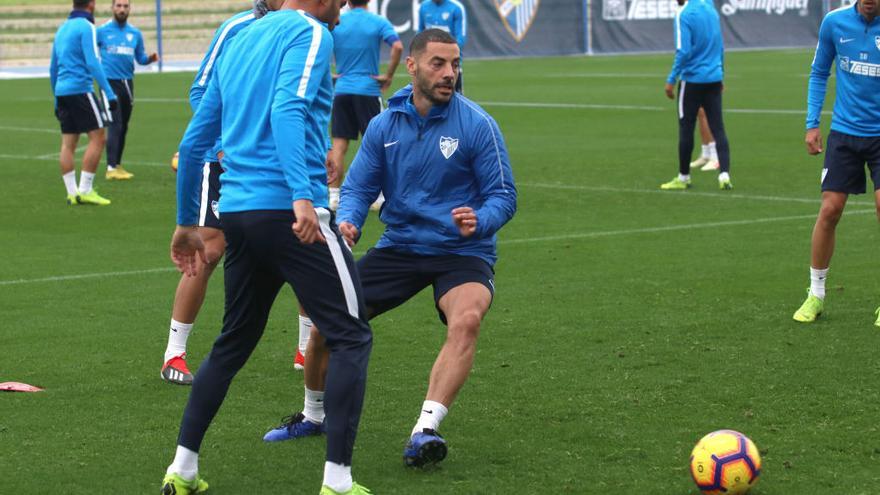 Lacen, durante un entrenamiento en el Estadio de Atletismo, será el encargado de sustituir a N&#039;Diaye.