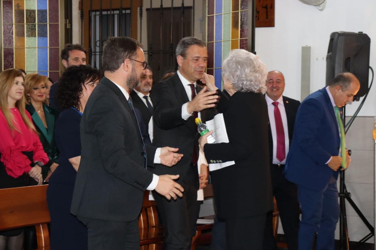 El alcalde Mateos y el consejero Ortuño estuvieron presentes en la lectura del pregón.