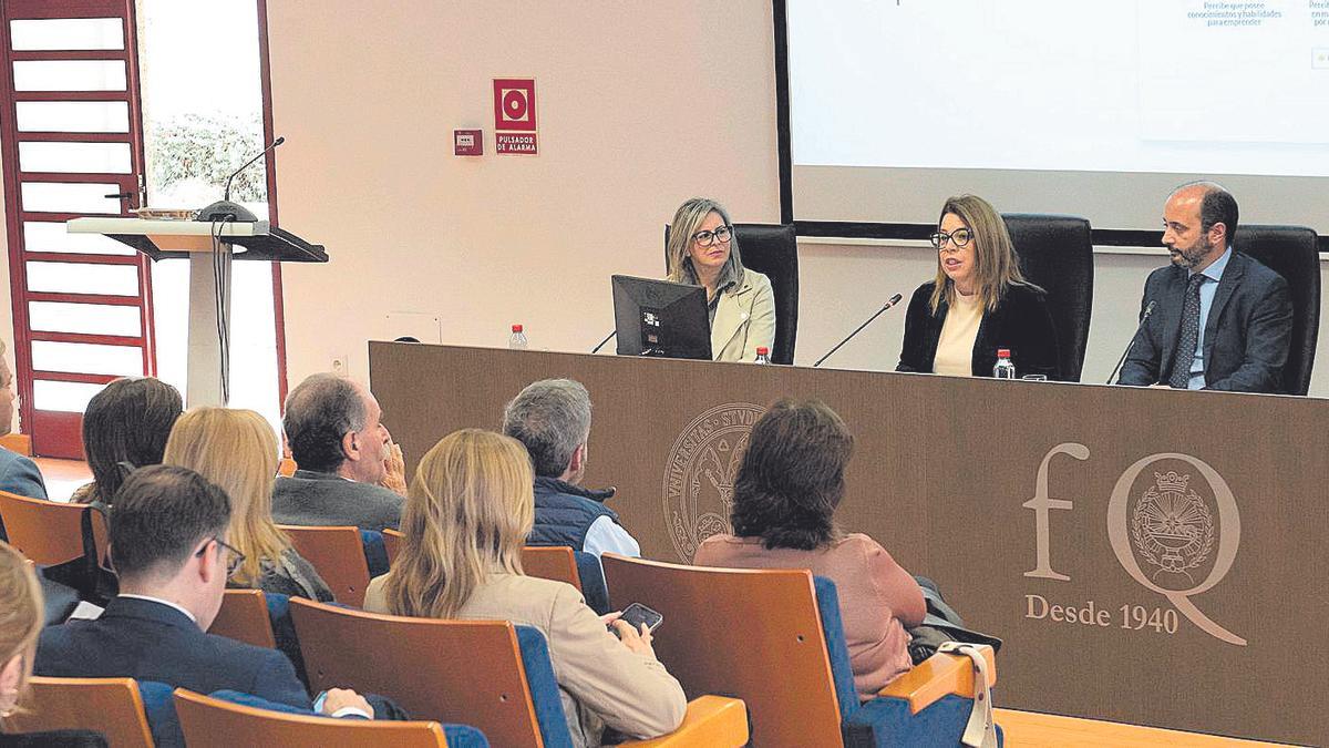 Alicia Rubio (2ª izq.) ha presentado los datos del informe GEM