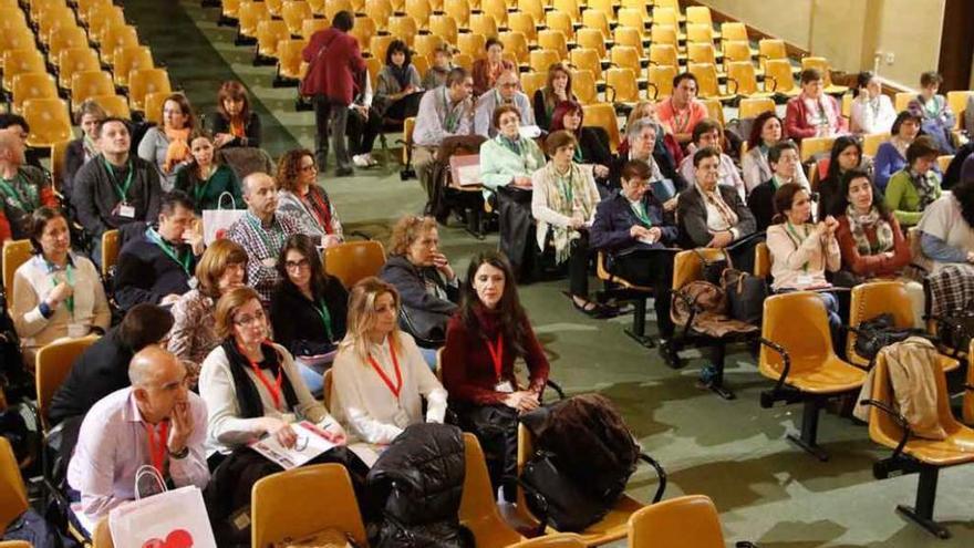 Parte de los asistentes a las jornadas, en el salón de actos del Amor de Dios.