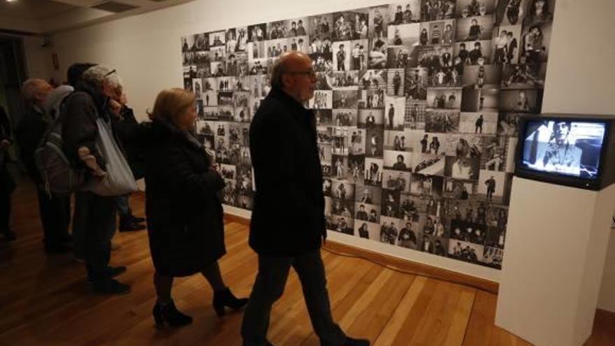 Un instante de la inauguración, anoche, de la exposición en el Museo de Arte Contemporáneo.