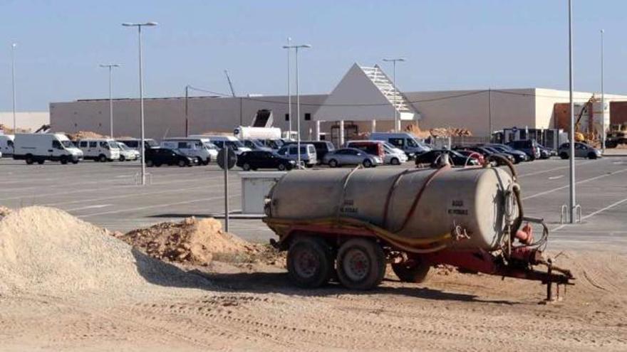 El centro comercial ya toma forma