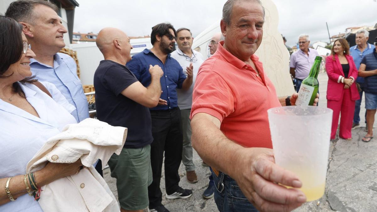 Así celebró la Cofradía de Pescadores de Llanes la concesión del Pueblo Ejemplar: "Es un orgullo"